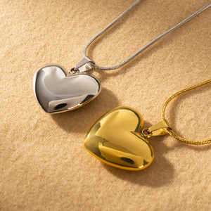 Collar de Gargantilla con Colgante de <span class=keywords><strong>Corazón</strong></span> de Moda Impermeable, Cadena de Clavícula Chapada en Oro de Acero Inoxidable, Idea de Regalo de Joyería para Mujer - Product Image 3