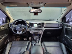 รถยนต์เกาหลีปี 2019 สีขาว ยี่ห้อ Sportage รุ่น The Bold เครื่องยนต์ดีเซล SUV ไฟท้าย LED ระบบ LDWS เครื่องปรับอากาศอัตโนมัติ เบาะนั่งแบบมีระบบระบายอากาศและทำความร้อน พร้อมสปอยเลอร์หลัง - Product Image 3