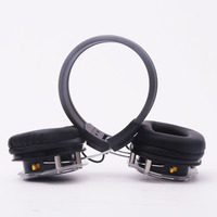 Système complet Silent Disco avec casques sans fil LED - Pack pour soirées discotiques silencieuses