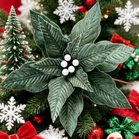 Weihnachtliche Blumenverzierungen für Geschenkverpackungen und Kartenherstellung