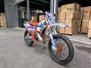 Kews K24-XFH300 Haute Performance 300CC Deux Temps Tout-Terrain Dirt Bike Nouveau Style Dirtbike 2 Temps Refroidi À L'eau - Product Image 3