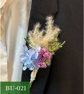 Boutonnière de fleurs séchées Herbe de la Pampa Bleue Rose Rustique pour Mariage Fleur de revers Naturelle Sèche et Moelleuse BU-021 - Product Image 1