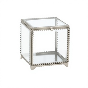Boîte à bijoux en verre de luxe moderne, forme cube, avec couvercle à charnière, designs personnalisables et métal argenté durable, boîte en verre pour cadeaux - Product Image 1