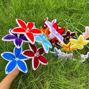 Limpiapipas Creativos para Manualidades DIY, Flores de Lirio de Varillas Retorcidas con Acabado Artificial, Regalos Artesanales - Product Image 1
