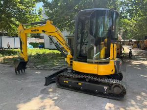 รถขุดขนาดเล็ก Kobelco SK35SR มือสอง 3 ตัน แบบสวิงท้ายสั้น เครื่องยนต์ Yanmar พร้อมใบมีดดันดิน สายพานยาง รุ่นปี 2024 บุ้งกี๋ขนาด 0.1 เมตร เหมาะสำหรับงานสวน - Product Image 2