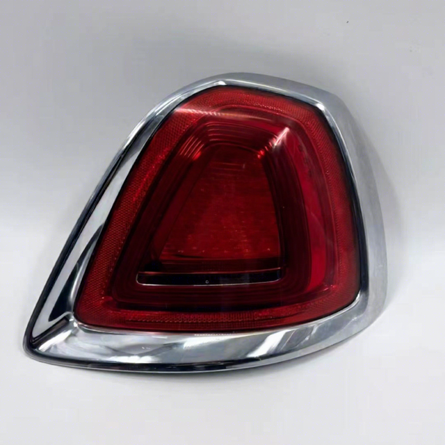 Used Rolls-Royce Gust & Charming LED Taillights 24V 5000K OE 1567765