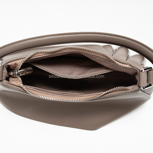 Nouveau Sac à Bandoulière Pliable Nuage Tendance pour Femme en Cuir PU avec Chaîne, Texture Haut de Gamme, Luxe - Product Image 5