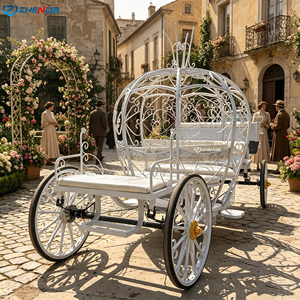 Charrette royale vintage sculptée en forme <span class=keywords><strong>de</strong></span> citrouille avec roues en caoutchouc massif pour <span class=keywords><strong>location</strong></span> lors <span class=keywords><strong>de</strong></span> mariages à l'église et <span class=keywords><strong>de</strong></span> célébrations <span class=keywords><strong>de</strong></span> vacances en extérieur - Product Image 1