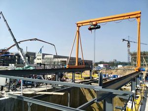 รถเครนโครงเหล็กเคลื่อนที่แบบไม่มีราง ขนาด 8 เมตร ความสูงใหญ่ รับน้ำหนัก 5 ตัน - Product Image 5