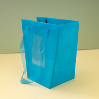 Boîtes d'emballage pliables en PVC/PET/PP en gros avec logo personnalisé et impression UV pour sacs cadeaux et sacs à fleurs (usage industriel)
