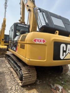รถขุดมือสองคุณภาพสูง Caterpillar 325 สำหรับส่งออกทั่วโลก ระบบไฮดรอลิกเดิมๆ รองรับการขนส่งแบบตู้คอนเทนเนอร์และแบบเรือบรรทุกสินค้า - Product Image 3