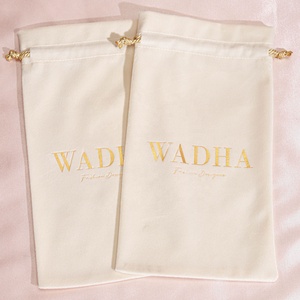 Bolsas de Terciopelo Suave con Estampado Dorado de Lujo para Almacenamiento de Cosméticos y Cuidado de la Piel, Bolsas de Terciopelo para Empaque de Joyería y Regalos con Logotipo Personalizado - Product Image 3