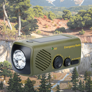 Linterna Solar USB IP65 con Radio FM, Generador de Manivela, 5 Lámparas LED Recargables, Alarma Sonora, Dispositivo de Iluminación Portátil para Senderismo y Emergencias - Product Image 3
