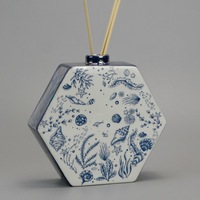 Diffuseur de parfum en céramique personnalisé, bouteille blanche émaillée à motif coquillage, ensemble d'huiles parfumées pour la maison, aromathérapie, bâtonnets en rotin, OEM