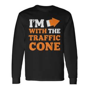 T-shirt à manches longues pour couple Halloween « I'm With The Traffic Cone » - Product Image 1