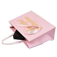 Sacs en papier personnalisés de luxe avec logo, poignées en ruban, sacs cadeaux roses en kraft avec estampage doré pour vêtements, chaussures, chaussettes, fourrures