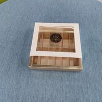 STPP a développé une boîte d'emballage de chocolat en carton truffé 350g à impression dorée de haute qualité pour boîte de chocolat 8/12/16 pièces