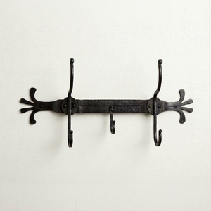 Perchero de pared de metal negro rústico con 3 ganchos, diseño resistente para almacenamiento, exhibición y organización de ropa. - Product Image 1