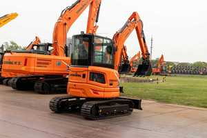 Miniexcavadora China Usada Lonking CDM6035 de 3 Toneladas con Certificación CE y EPA, Motor, Caja de Cambios, Bomba y Rodamientos - Product Image 5