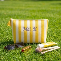 Trousse de Maquillage Portable Personnalisable en Toile Rayée Pastel Tendance avec Fermeture Éclair – Idéale pour Trousse de Toilette ou Cadeau de Douche Nuptiale