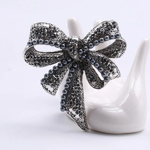 Broche de lazo de diamantes de imitación exquisito de alta calidad, accesorios de <span class=keywords><strong>ropa</strong></span> de <span class=keywords><strong>mujer</strong></span> de moda Vintage - Product Image 4