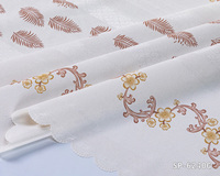 Nappe de table blanche à bordure florale IUIU 137 cm avec dos en flanelle