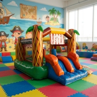 Château gonflable sur le thème des pirates avec toboggan à obstacles palmier et crâne pour grande aire de jeux gonflable extérieure pour enfants