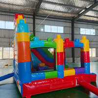 Structure gonflable avec toboggan