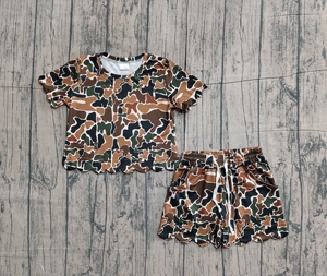 GSSO3228 Conjunto Infantil Personalizado para Niña Activa, Estampado de Camuflaje Marrón, Ropa Casual de Manga Corta, Venta al por Mayor - Product Image 1