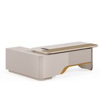 Conception personnalisée Ensemble de mobilier de bureau en forme de L pour patron Table de direction avec petite armoire de rangement