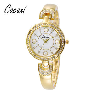 Reloj de Mujer con Esfera de Concha con Detalles de Perlas y Logotipo Personalizado de Proveedores Chinos, con Detalles de Diamantes, Resistente al Agua, para Marcas de Moda - Product Image 5