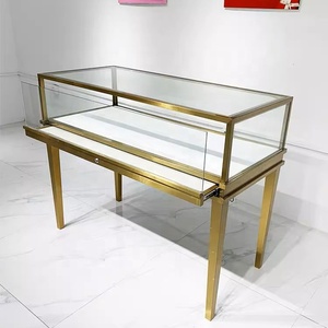 Design di Arredamento per Gioiellerie, Vetrina Espositiva in Vetro Dorato, Bancone Espositivo Personalizzato per Negozi di Gioielli - Product Image 2