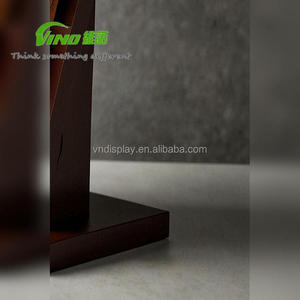 Étagère à chocolat à plusieurs niveaux en bois robuste et moderne, comptoir incliné, présentoir commercial pour la vente au détail, présentoirs de produits - Product Image 6