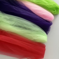 Vente en gros de tissu 100% polyester, maille hexagonale colorée, douce, respirante, en tulle, pour sacs anti-moustiques tricotés, pour mariages et vêtements