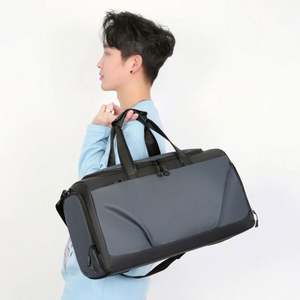 Bolsas de Hombro Impermeables Grandes y Modernas Personalizadas, Bolsa Deportiva Estilosa, Disponibilidad Local para Unisex - Product Image 6