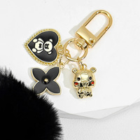 Porte-clés mignons avec pompons, porte-clés boule rose, chaînes perlées, sangles, pendentif trèfle à quatre feuilles, breloque ours pour téléphone, porte-clés moelleux