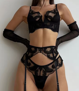 Set di reggiseno <span class=keywords><strong>Fantasy</strong></span> di lusso romantico in tessuto satinato con ricamo di piume Fine abito di Lingerie Sexy con volant giarrettiera intimo Combo pezzi - Product Image 5