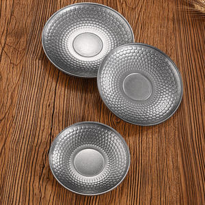 Plato redondo martillado de acero inoxidable 304 vintage, plato hondo antiguo para aperitivos y postres, para servir comida en fiestas. - Product Image 3