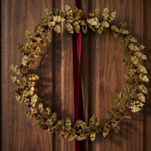 Corona Navideña Redonda Clásica con Hojas de Ajenjo Doradas y Bayas Rojas, Flores Decorativas Hechas a Mano, Sin Iluminación - Product Image 5