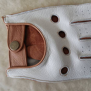 Gants de conduite en cuir de daim blancs pour hommes et femmes, style rétro vintage, avec logo personnalisé du fabricant, pour la conduite automobile et la <span class=keywords><strong>moto</strong></span> - Product Image 3