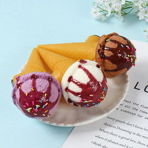 Adornos Modernos Minimalistas y Lindos de Imitación de Bolas de Helado para Refrigerador, Decoración de PU Suave en Colores Arcoíris - Product Image 3