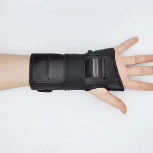Équipement de <span class=keywords><strong>protection</strong></span> pour adultes pour le patinage sur glace, le roller, le vélo, <span class=keywords><strong>protection</strong></span> des poignets, des coudes, six en un - Product Image 5