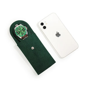 กล่องใส่นาฬิกาแบบม้วนเก็บได้ ผลิตตามสั่ง พร้อมโลโก้  วัสดุกำมะหยี่สีเขียวแท้ สำหรับเดินทาง บรรจุภัณฑ์นาฬิกาข้อมือสุดหรู - Product Image 3