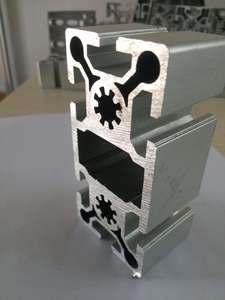 <span class=keywords><strong>Profili</strong></span> <span class=keywords><strong>in</strong></span> Lega di Alluminio <span class=keywords><strong>AL</strong></span> 1050 1060 1100 di Alta Qualità Anodizzati Personalizzati CNC per Decorazioni - Product Image 2