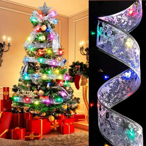Cinta Navideña de 32 Pies con Luces LED a Pilas, Decoración Plateada y Colorida para Árbol de Navidad - Product Image 1