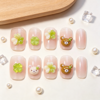 Breloques pour ongles transparentes dégradées en forme de trèfle, accessoires 3D en résine en forme d'ours de dessin animé, décorations porte-bonheur trèfle à quatre feuilles pour nail art