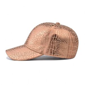 Gorra de béisbol retro ajustable de franela con lazos en relieve, sombrero de sol a cuadros apropiado para negocios, para hombres y mujeres, con hebilla metálica - Product Image 3