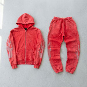 Ensemble survêtement homme personnalisé avec sweat à capuche et pantalon évasé, imprimé intégral, délavé soleil, effet vieilli et strass - Product Image 1