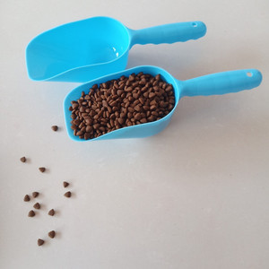 Home <strong>Garden</strong> Gardening Supplies Gardening Hand Tools Plastic Shovel Feeder <strong>Garden</strong> <strong>Trowel</strong> Plastic Food Scoop Metering Dispenser - Product Image 5