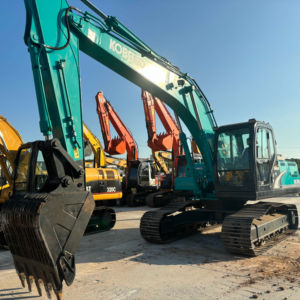 Excavatrice hydraulique Kobelco SK200 d'occasion, chantier de construction lourd, travaux de terrassement, machine efficace et durable en stock - Product Image 1